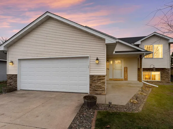 903 Isanti Pkwy NW, Isanti, MN 55040