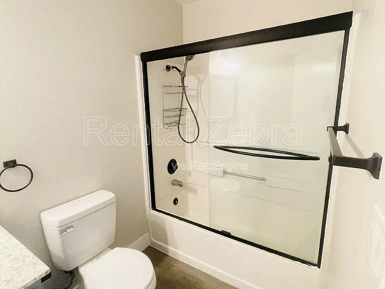 423 El Portal Ct — Photo 6