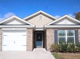 36 Spring Lake Cir, Savannah, GA 31407