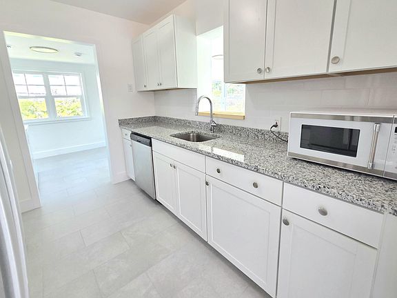 2nd image of 813 S 6th St