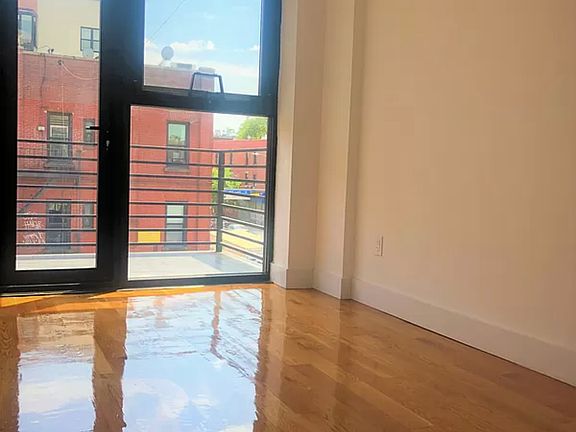 3rd image of 577 Lafayette Ave APT 1