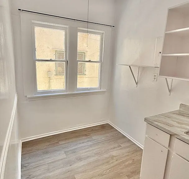 543 N Sycamore Ave — Photo 17