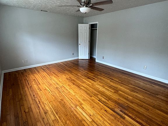 3rd image of 215 Arcadia St