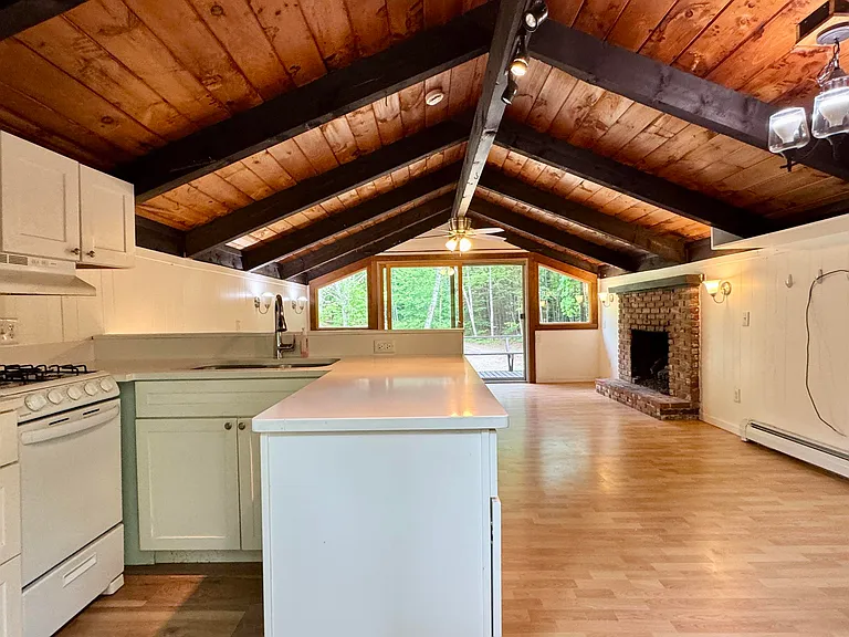 314 Old Bartlett Rd — Photo 3