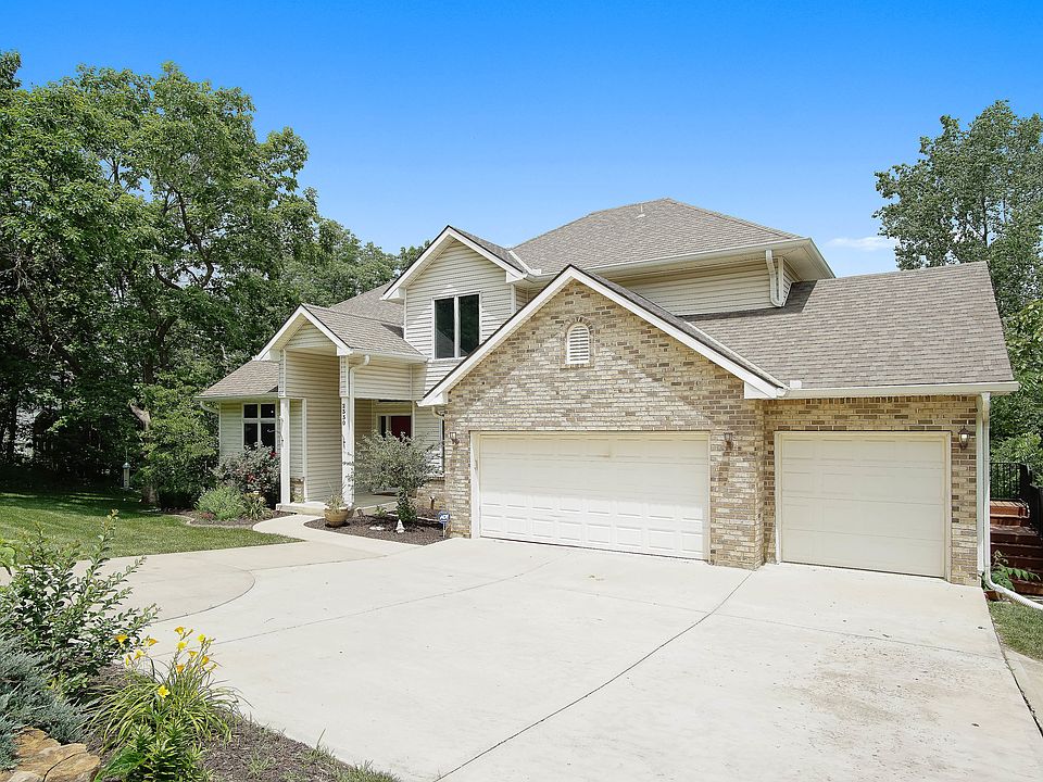 1.5 Story Private 1.18 Acres