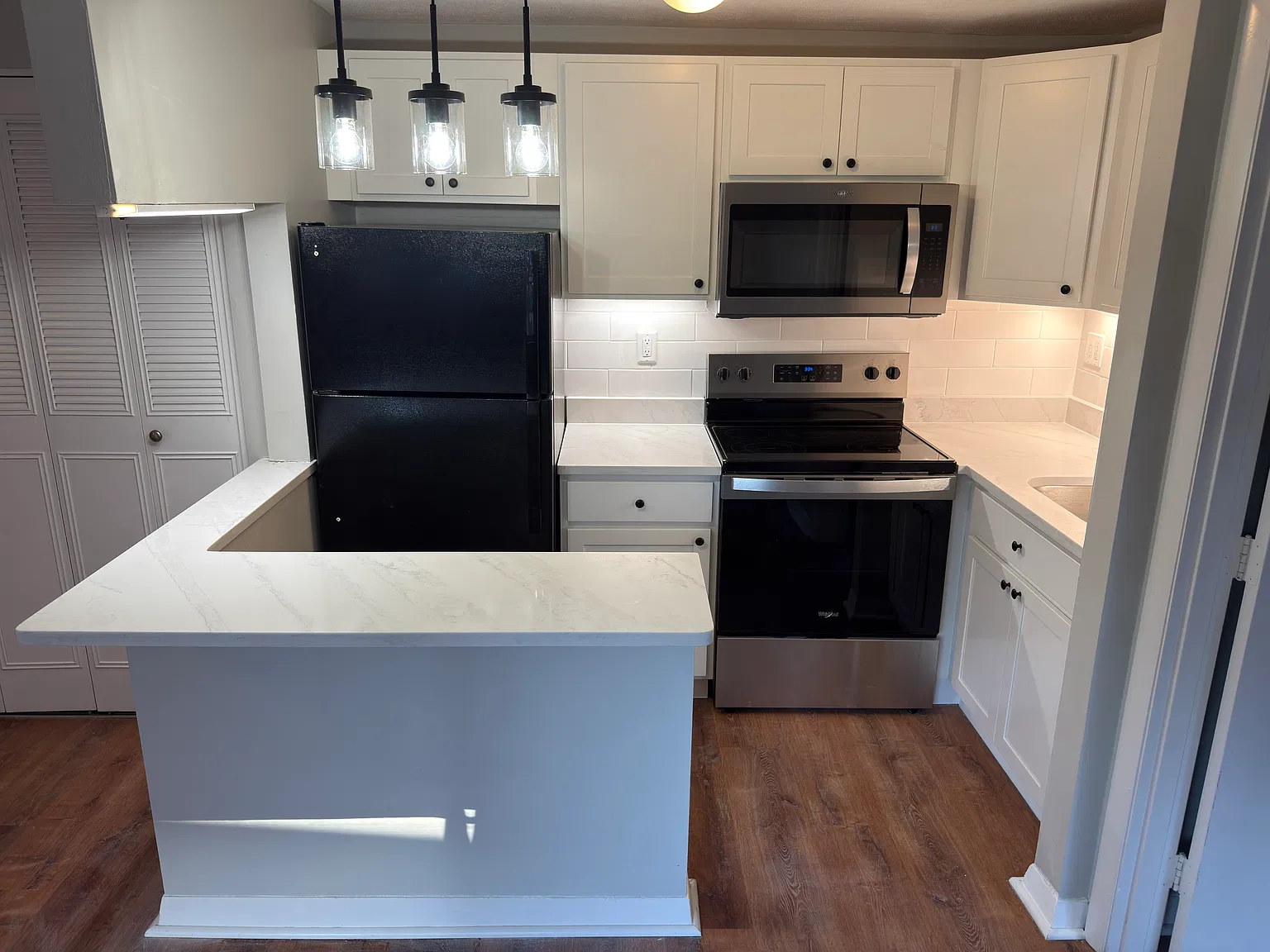 1 bed, 460 sqft, $2,195 — Photo 2