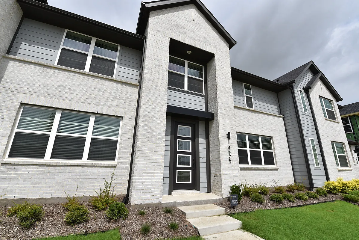 Building Photo - 4525 Lamplights Dr
