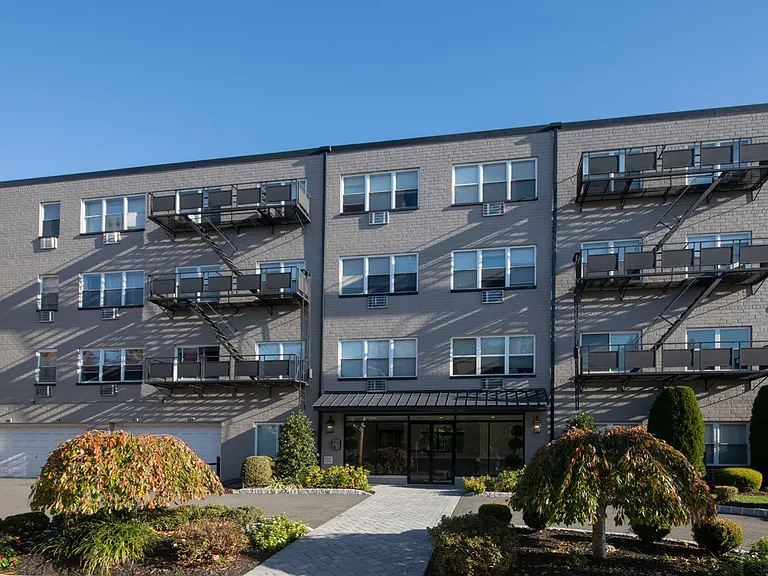 30 Euclid Ave — Photo 7