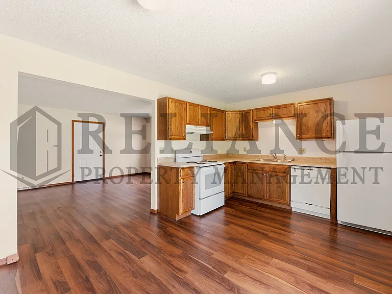 1158 N Edwards Ave — Photo 6