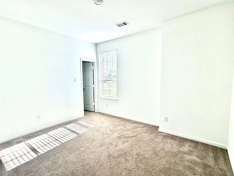 3715 Rock Ledge Dr — Photo 18