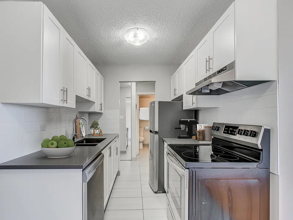 1711 25th Ave SW