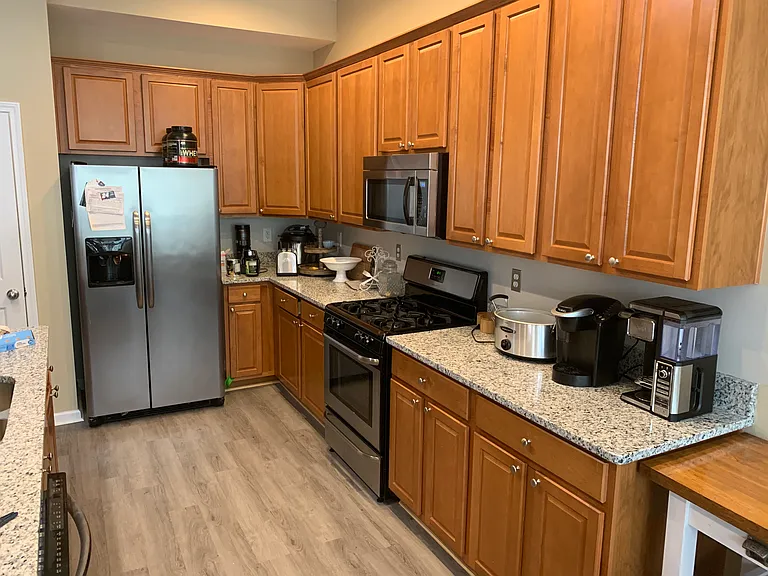 6860 Lakecrest Ct — Photo 12