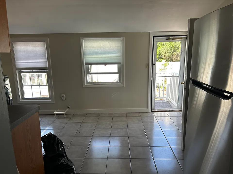 112 Arlington St #2