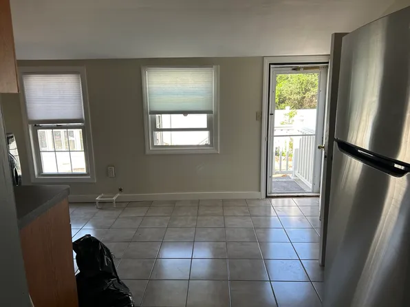 112 Arlington St #2, Rockland, MA 02370