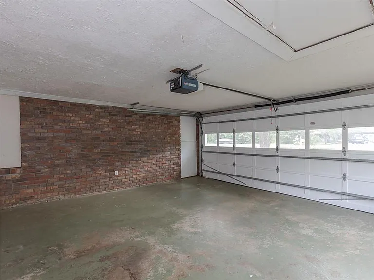 1110 Grimes Bridge Rd — Photo 25