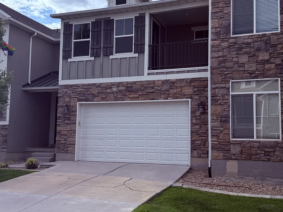 238 E Cordoba Dr