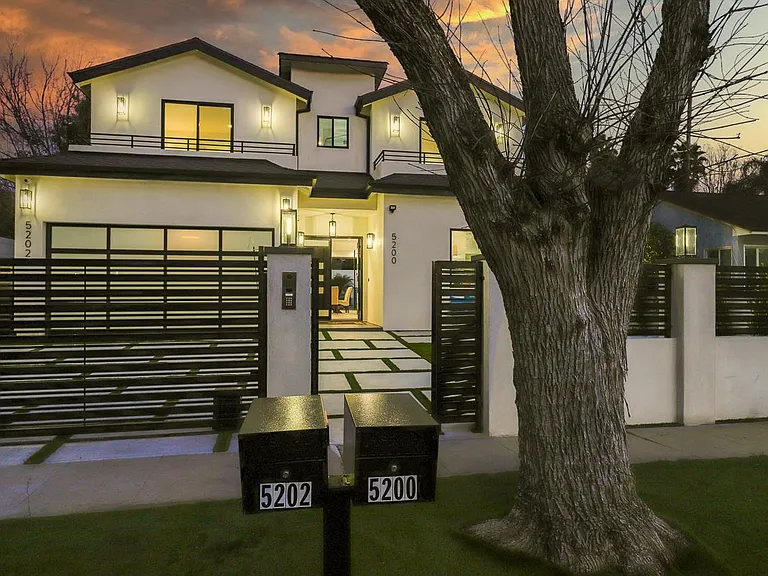 5202 Avenida Oriente — Photo 2
