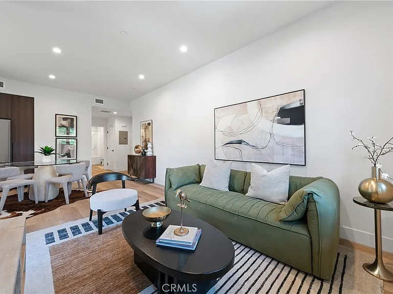 150 S Oak Knoll Ave #103 — Photo 3