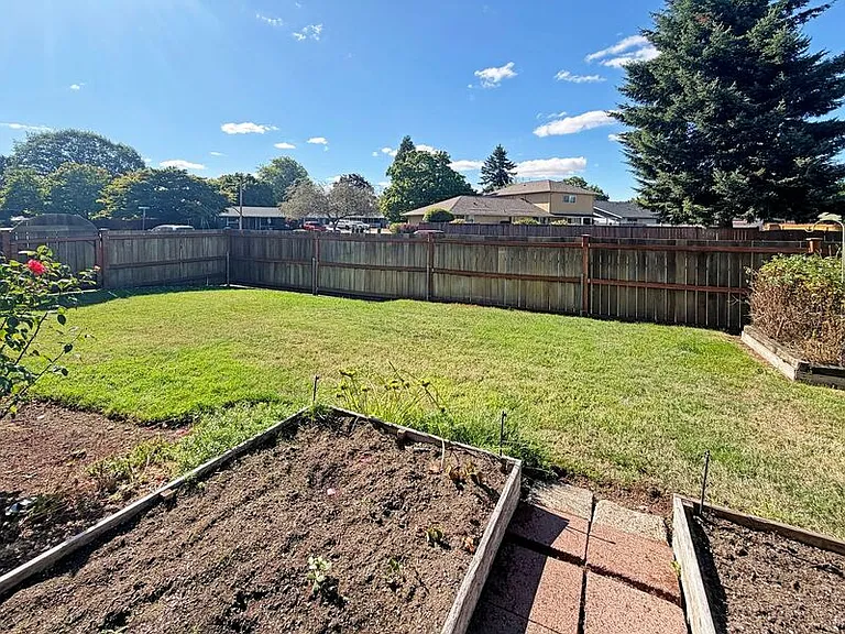 184 Lynnbrook Dr — Photo 15