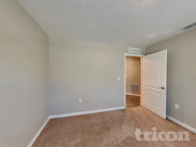 449 Kensington View Dr — Photo 16