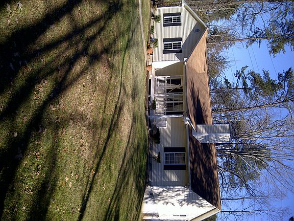 3rd image of 289 Farmingdale Ave