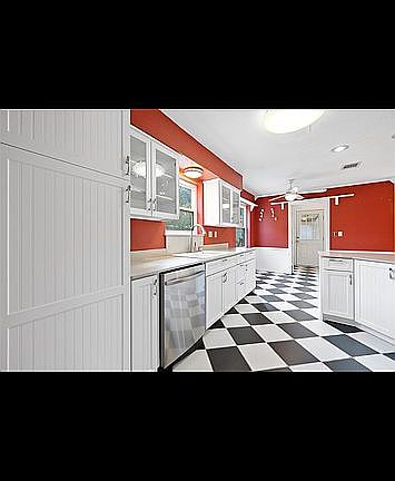 2nd image of 337 Dawn Hill Dr