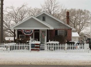 213 N Main St, Chesaning, MI 48616