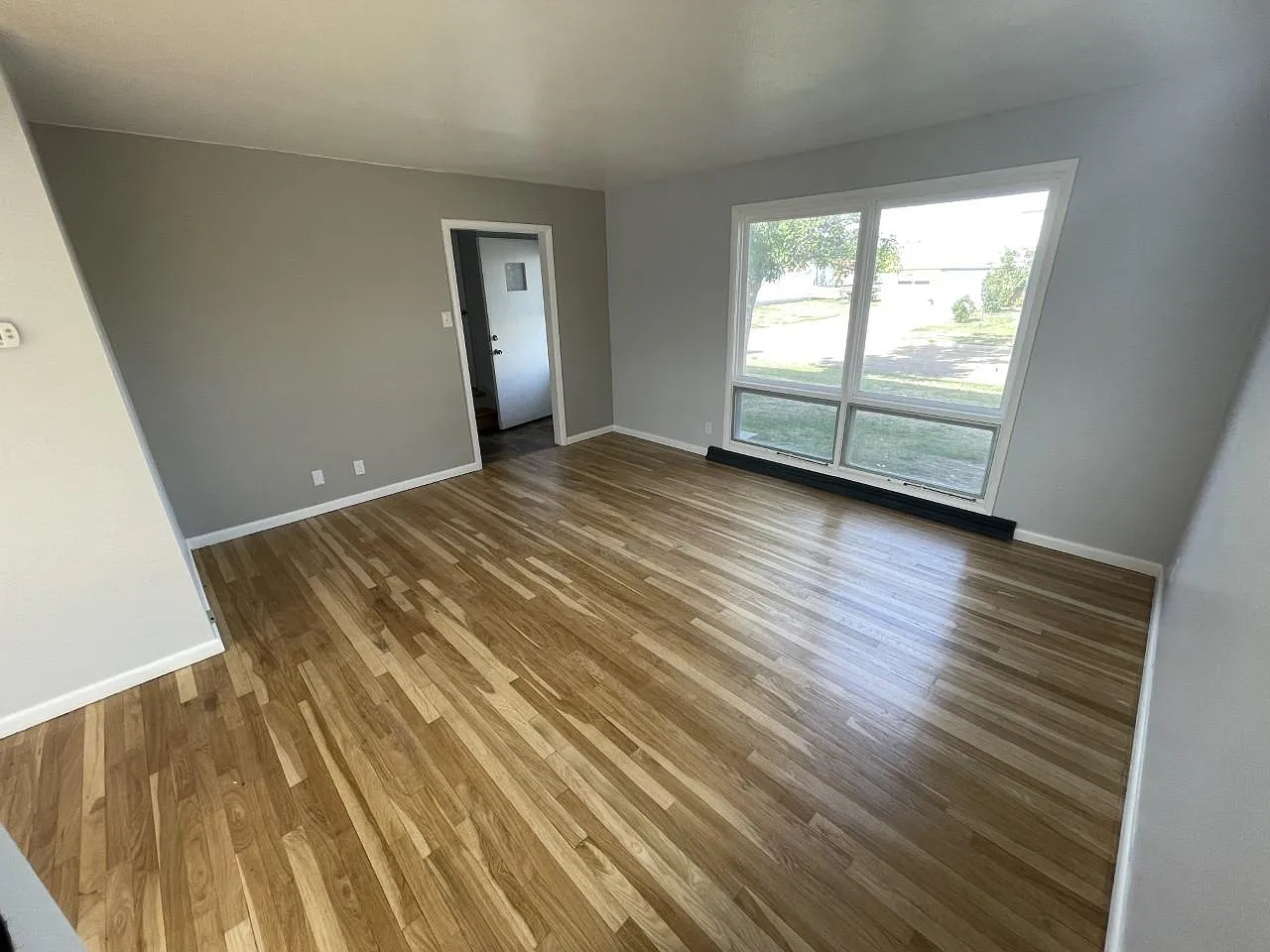 3 bed, 1150 sqft, $900 — Photo 3