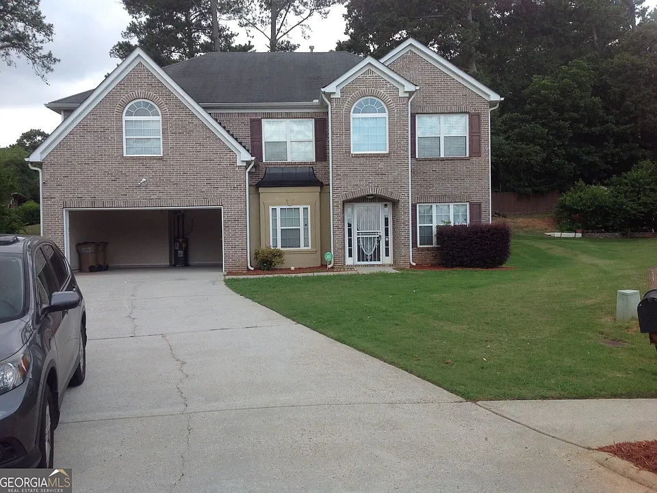 732 Sterling Ct