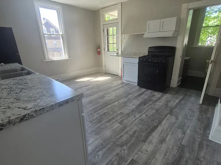 314 Village St #314 — Photo 4
