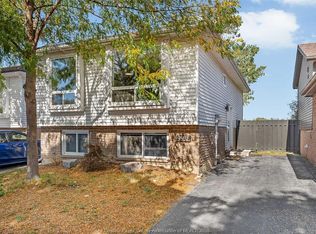 9978 Forest Glade Ct #5, Windsor, ON N8R 2B9