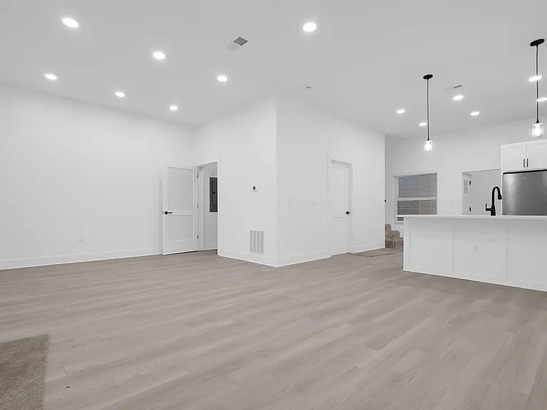 936 Wagner St — Photo 19