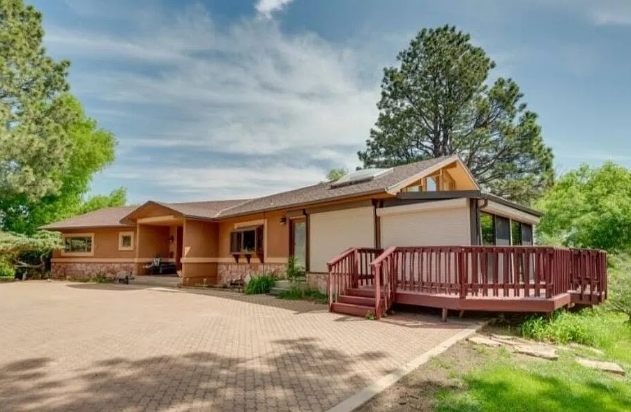 19 Crescent Ln — Photo 4