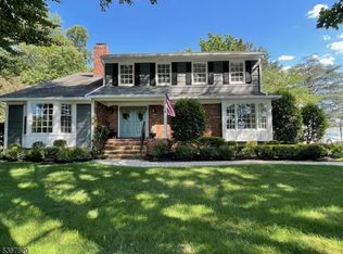 4 Edith Ct, East Hanover, NJ 07936