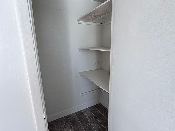 5th image of 1439 N 54th Ave