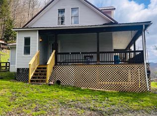 315 Maple Ave, Rowlesburg, WV 26425