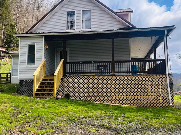 315 Maple Ave, Rowlesburg, WV 26425