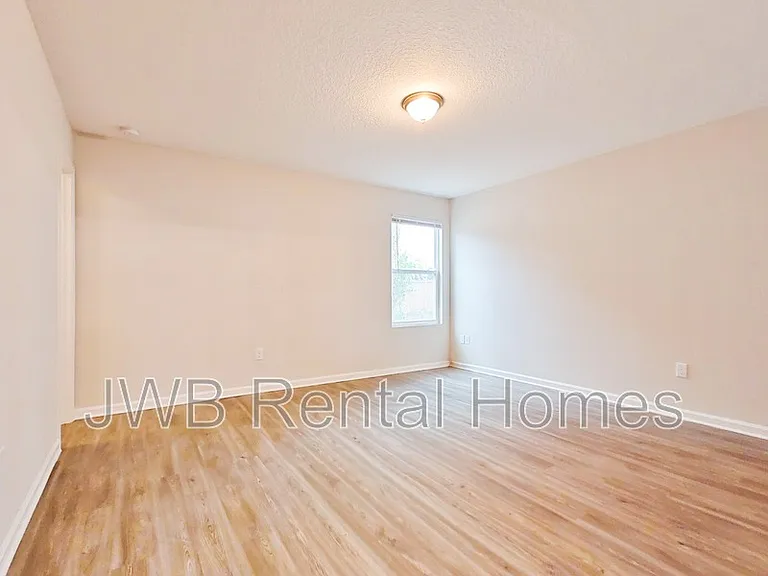 3848 Soutel Dr — Photo 8