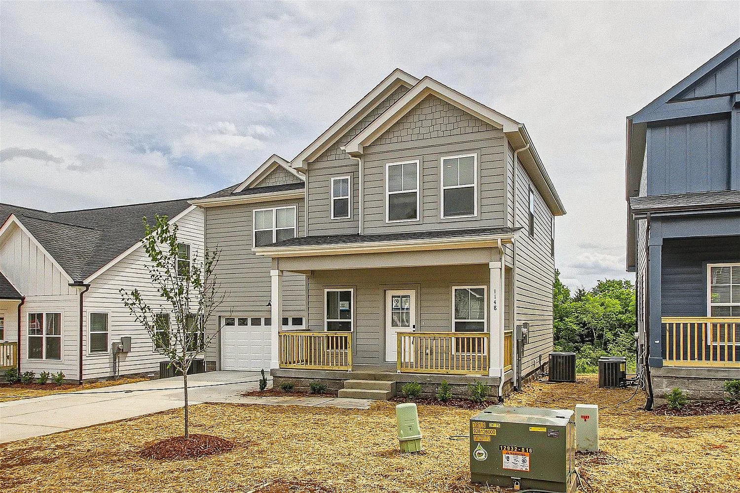 4 bed, 2.5 bath, 1834 sqft, $2,700 — Photo 1