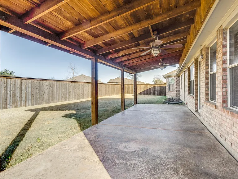 1241 Millers Creek Dr — Photo 22