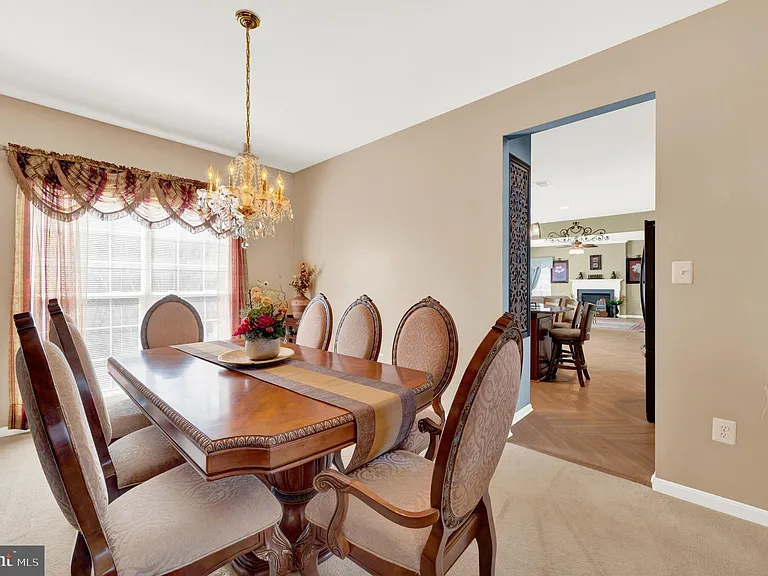533 Rubens Cir — Photo 15