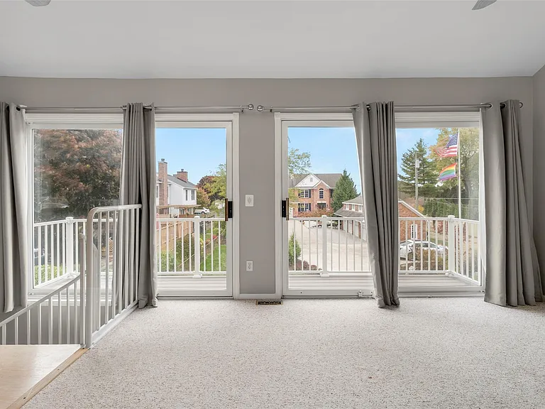 33316 Jefferson Ave — Photo 29