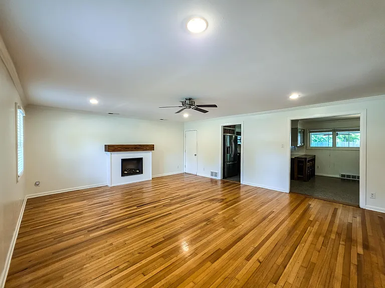 5226 Princeton Rd — Photo 4