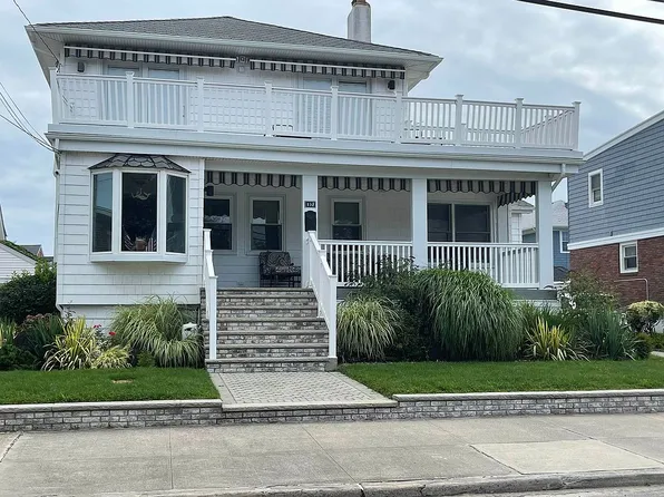 152 132nd Bch, Rockaway Park, NY 11694
