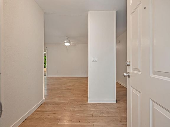 4th image of 4040 Glen Innes Way