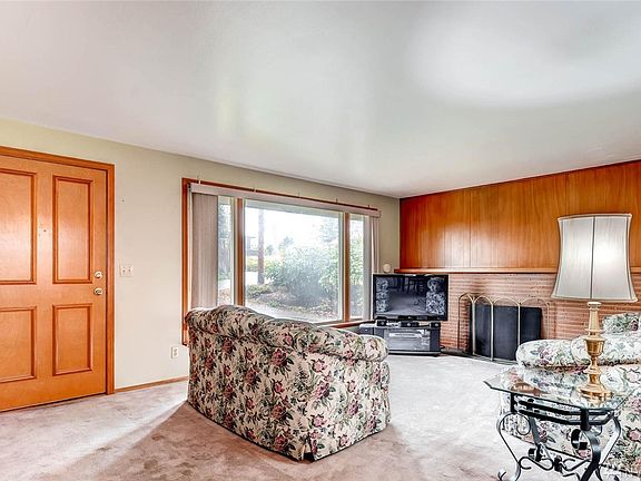 2nd image of 2806 S 150th St