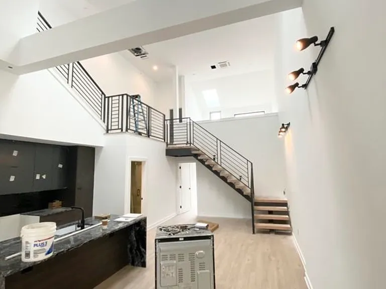 1306 N Front St #F4 — Photo 9