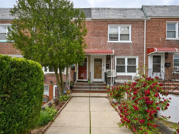 86-28 256 Street, Floral Park, NY 11001