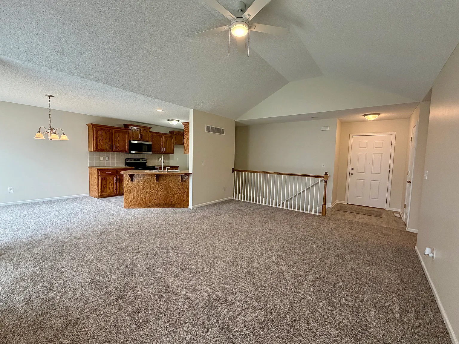3 bed, 1310 sqft, $2,750 — Photo 4