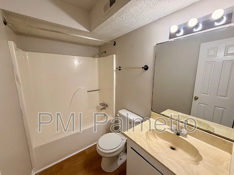 33 Chestnut Ferry Rd #105 — Photo 11